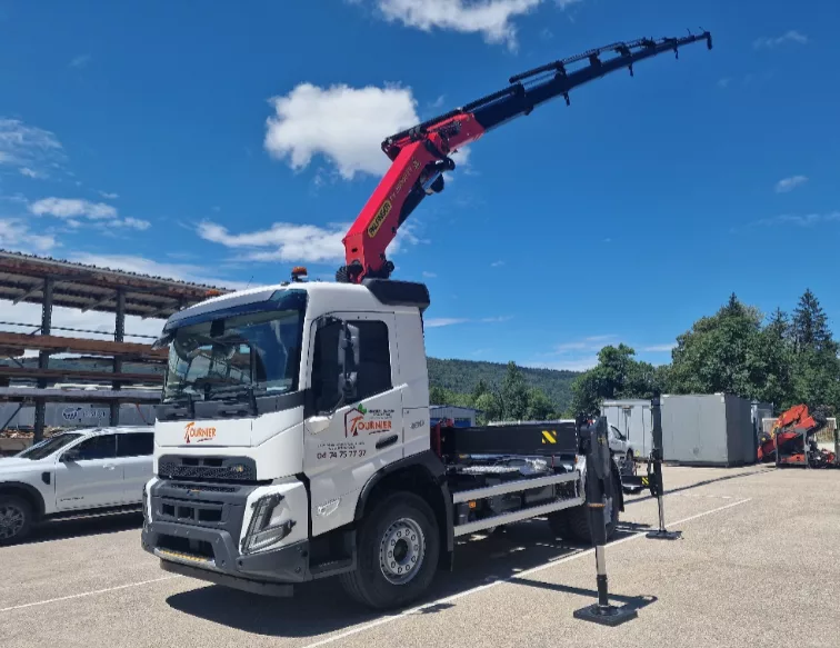 TOURNIER - Camion Grue VOLVO