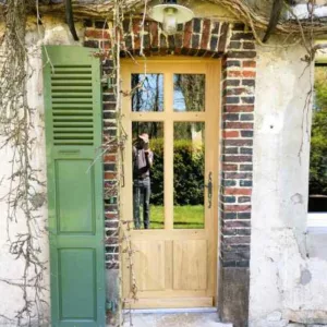 MAIGNAN Solutions Fermetures - Pose de porte d'entrée bois